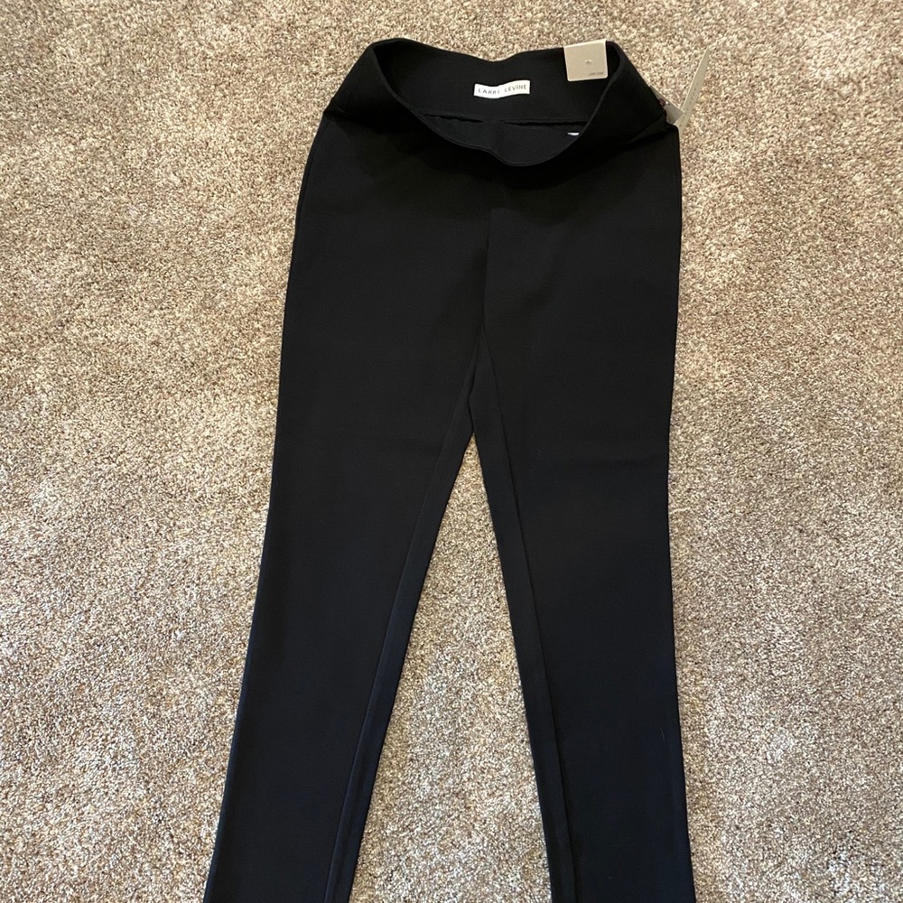 Larry Levine black pants fits like leggings